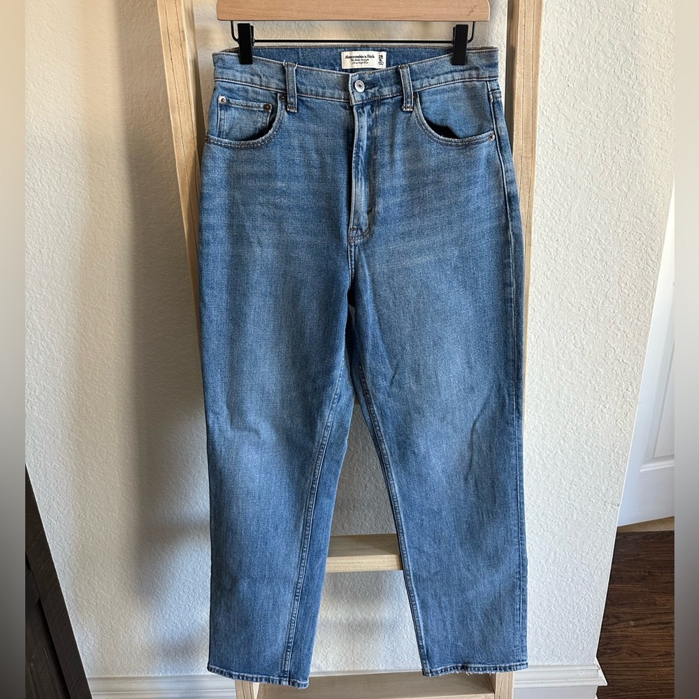 Abercrombie Ankle Straight Ultra High Rise - Size 29 L
